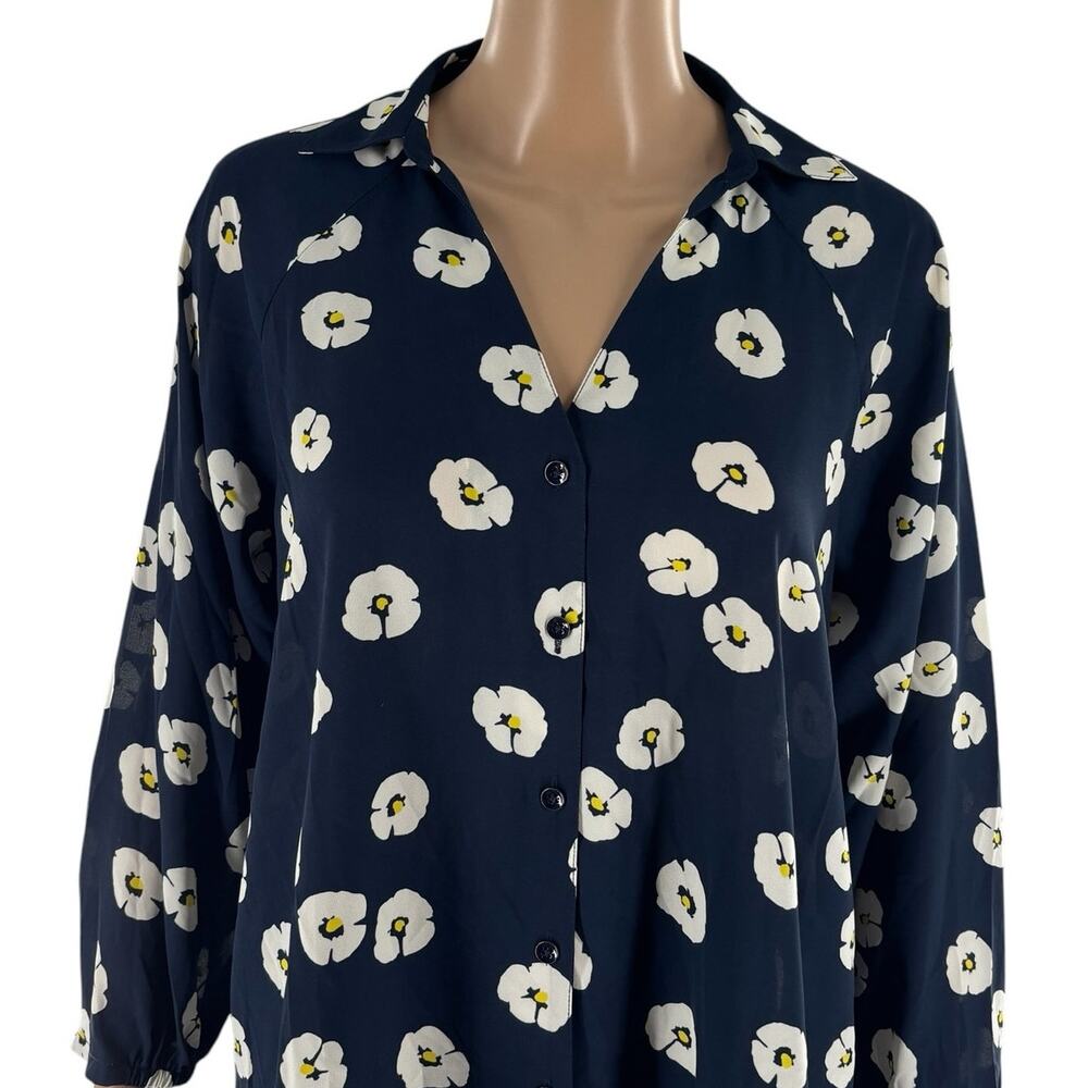 CAbi Blue Floral Go To Button Down Daisy V Neck Shirt - Picture 3 of 9